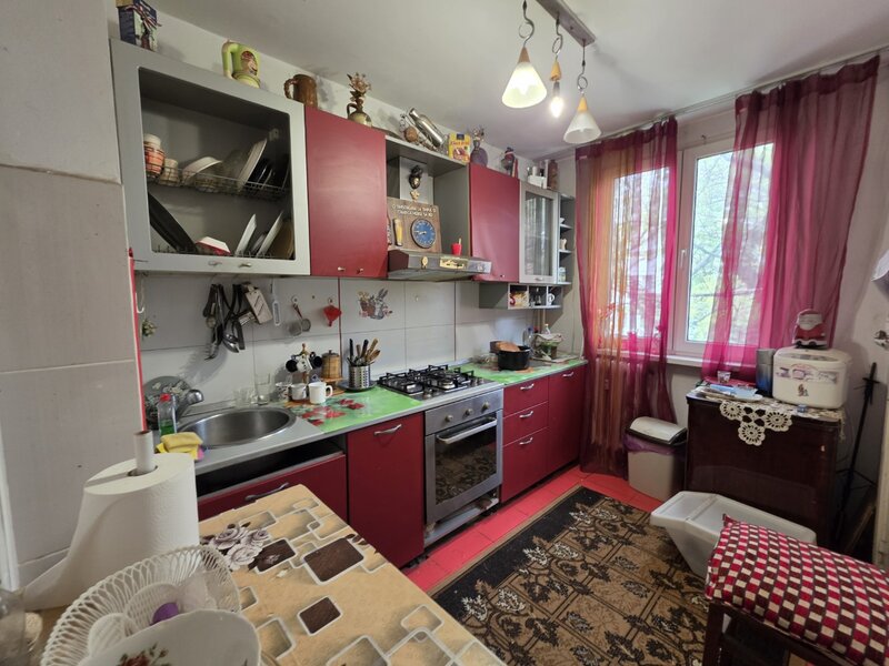 Metrou Constantin Brancusi, Drumul Taberei, Aleea Campul cu Flori, bl. 4 et